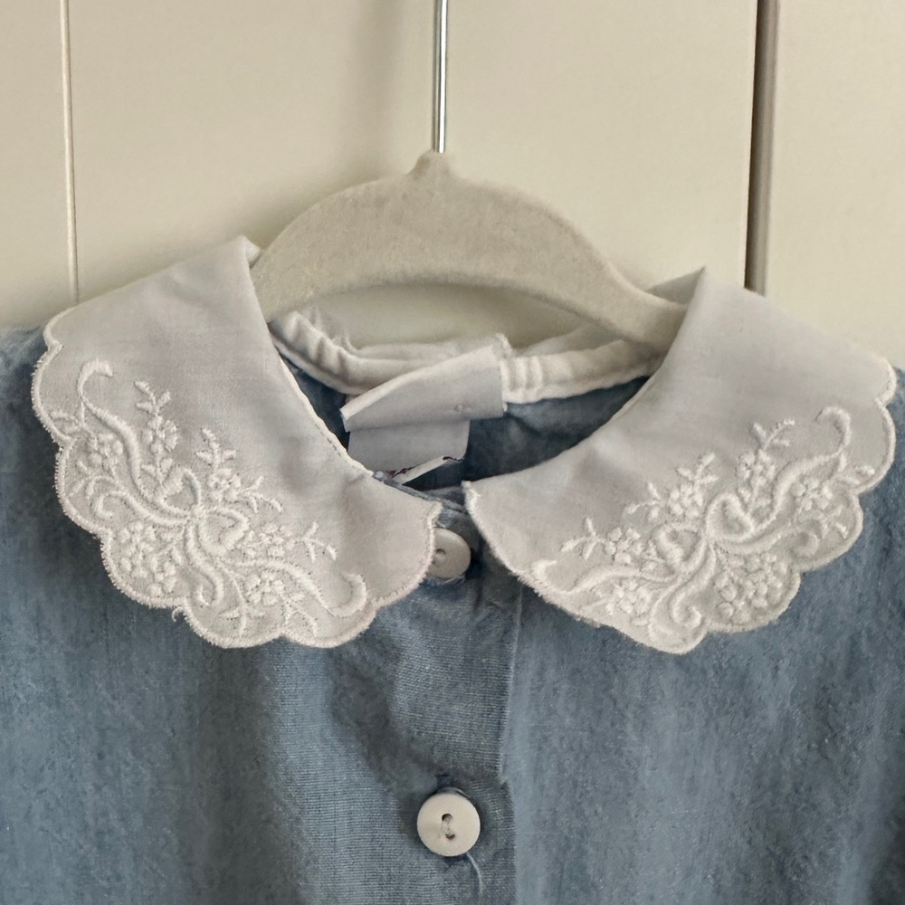 Vintage OshKosh Blue Chambray Denim Jumpsuit with White Embroidered Collar - Picture 3 of 6